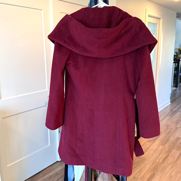 T Tahari Marla Burgundy Wrap Coat - Small (EUC) - Picture 12 of 16